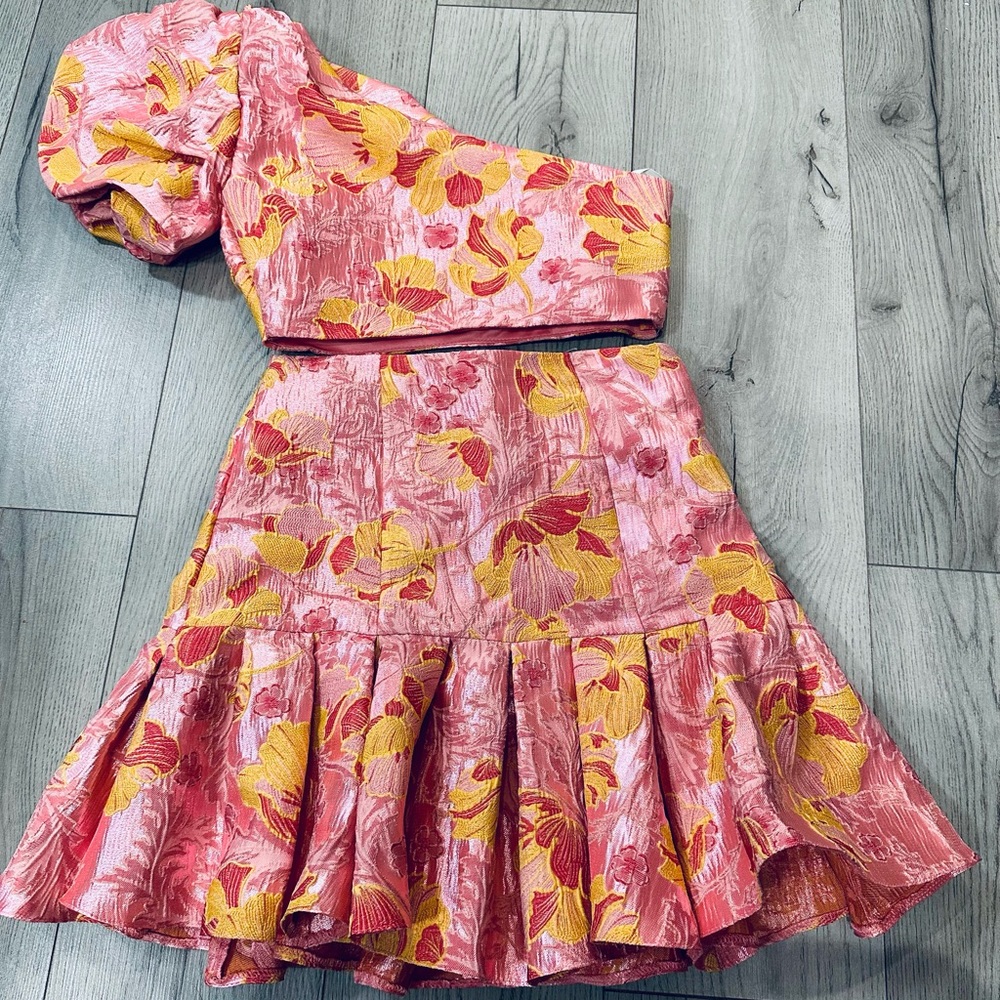 ASOS Luxe Floral Jacquard Two-Piece Set – Puff Sleeve Top & Ruffle Skirt